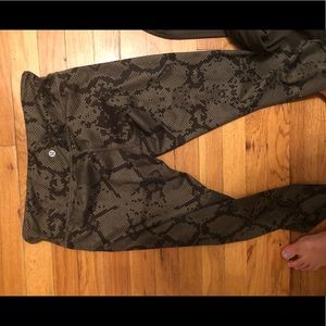 Lululemon snake skin olive legging
